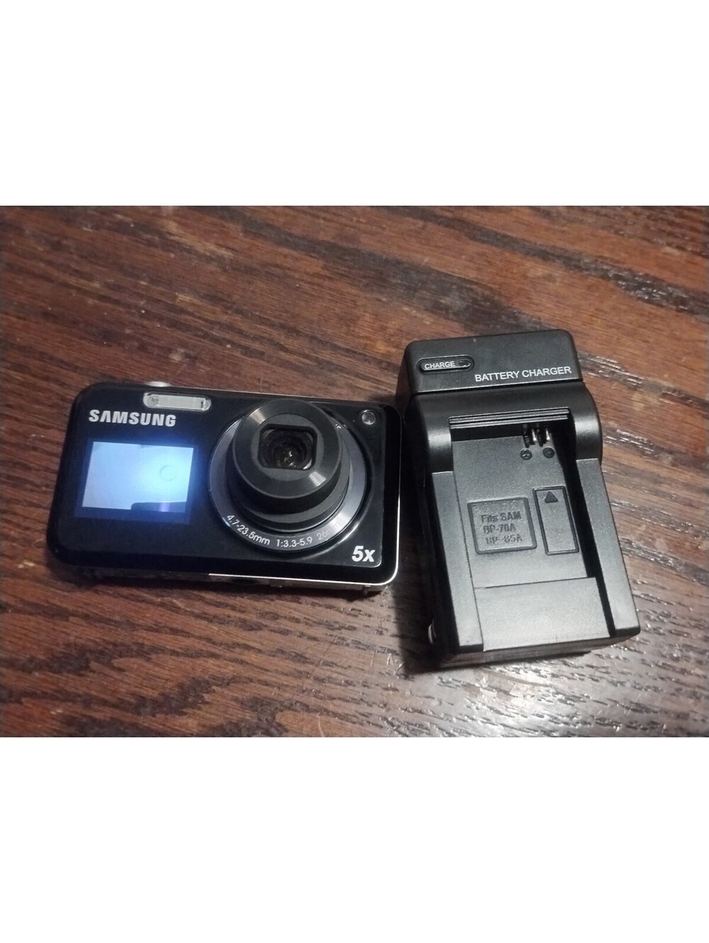 SAMSUNG PL Series PL120 14.2MP Digital Camera Black w/ Charger & Battery